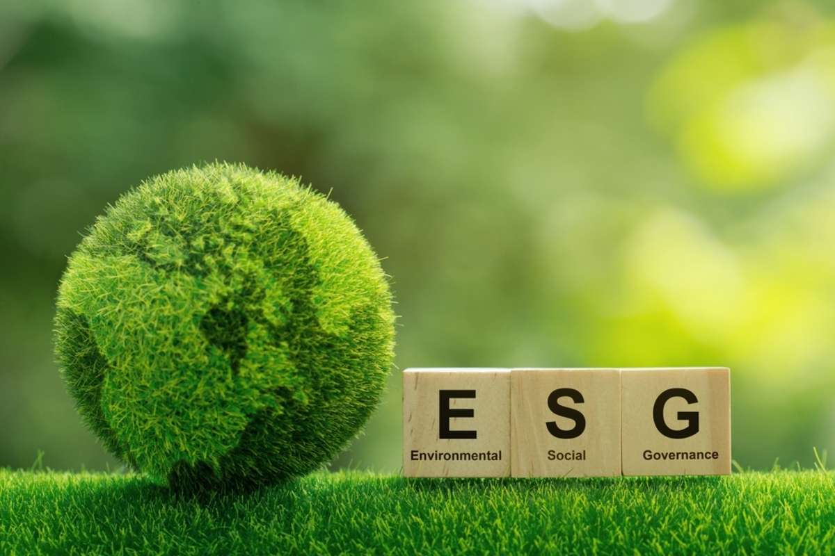 ESG in blocks surrounded by green, Chicago commercial property management companies trends