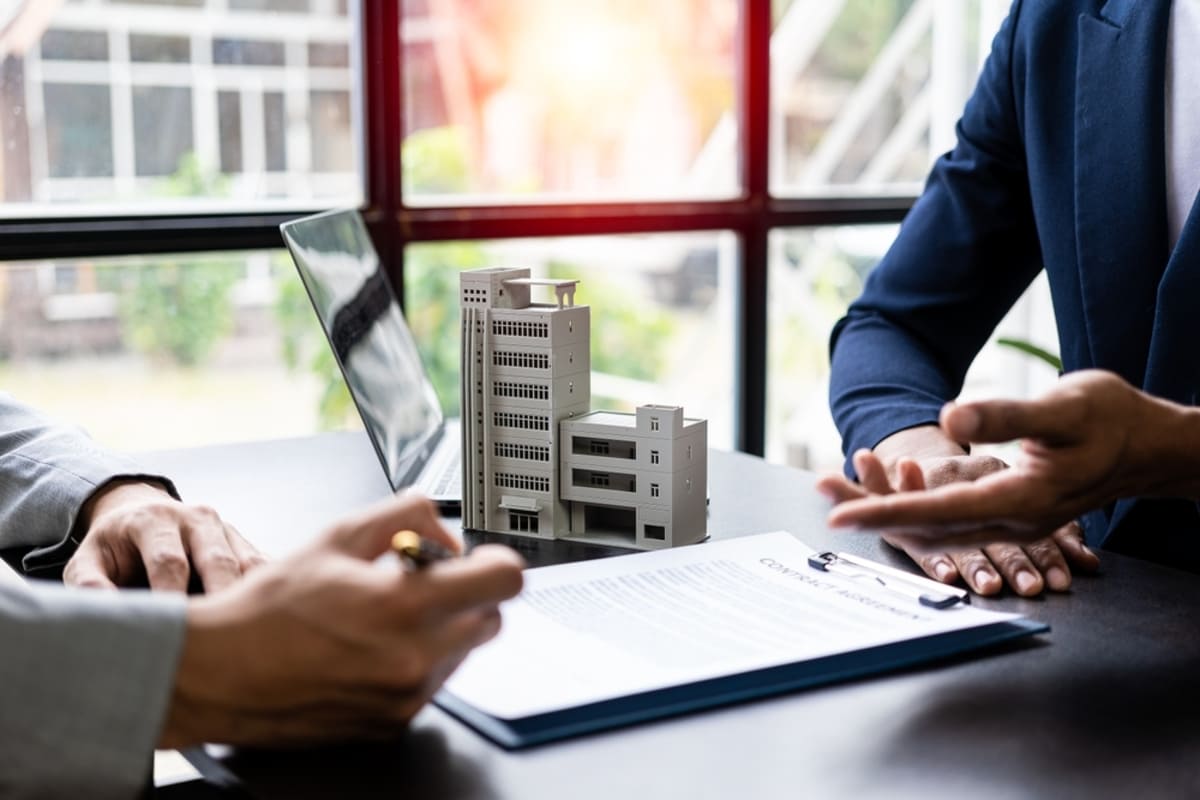 The Role of a Commercial Real Estate Broker in Property Acquisition